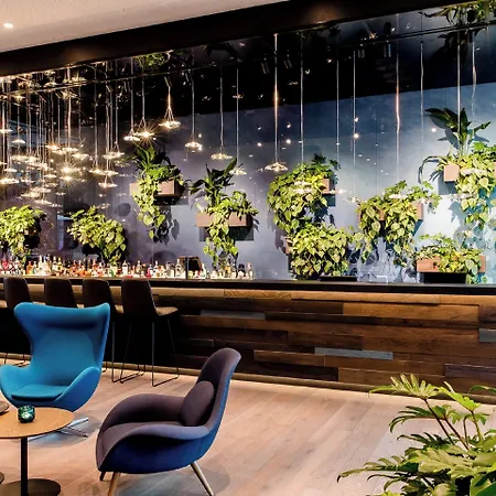 One Bonn-hauptbahnhof *