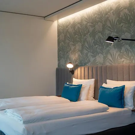 One Bonn-hauptbahnhof 3*