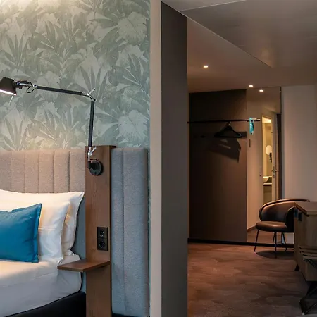 One Bonn-hauptbahnhof Hotel 3*