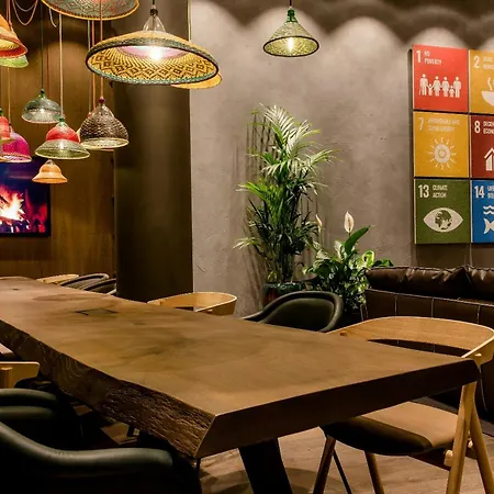 Hotel One Bonn-hauptbahnhof 3*