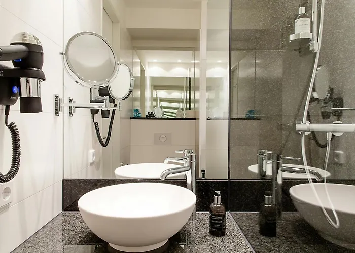 One Bonn-hauptbahnhof فندق